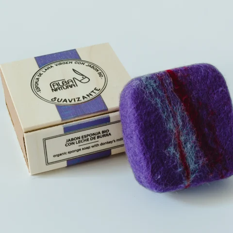 Jabón Esponja Suavizante a base de Leche de Burra,  Almendras dulces y Lavanda